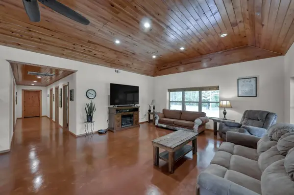 2680 US Highway 190, Huntsville, TX 77340