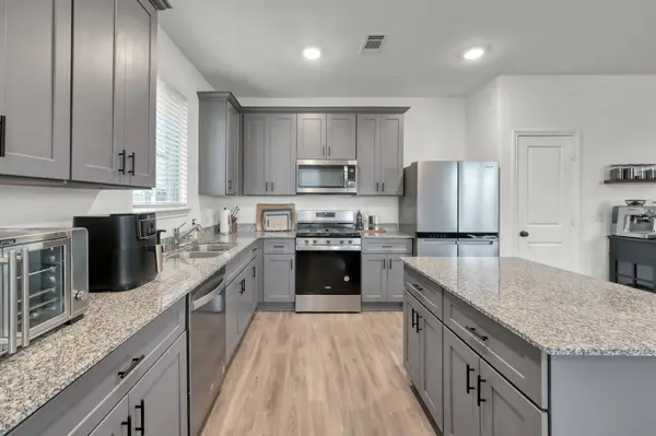 21130 Dolphin Bay LN, Cypress, TX 77433