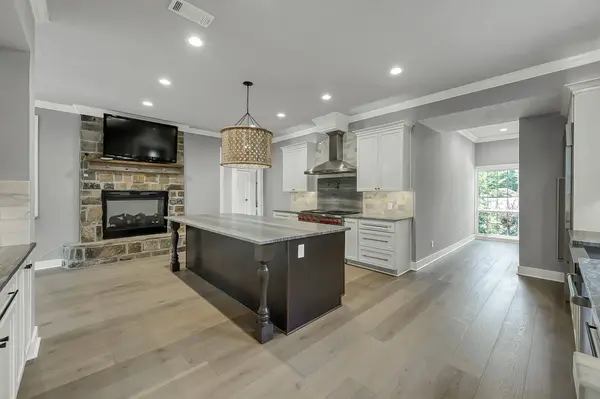 9310 Diamante DR, Magnolia, TX 77354