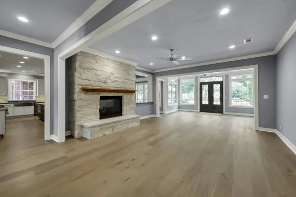 9310 Diamante DR, Magnolia, TX 77354