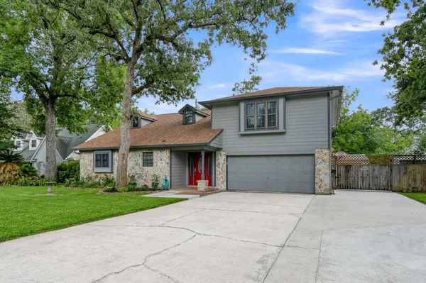 110 Butlers CT, Conroe, TX 77385