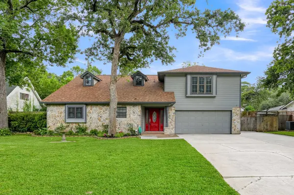 110 Butlers CT, Conroe, TX 77385