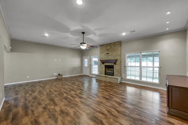 110 Butlers CT, Conroe, TX 77385