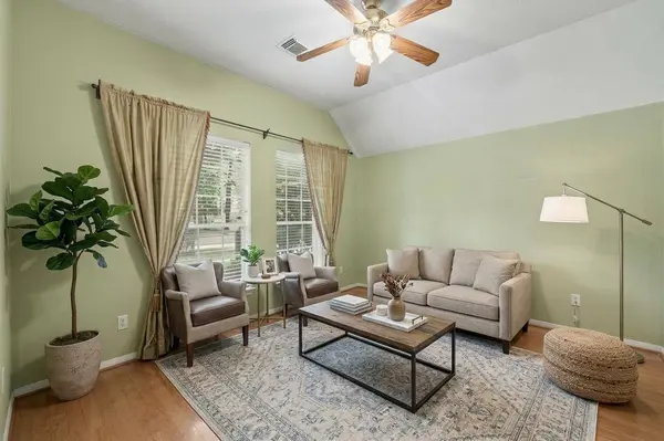26 N Brooksedge CIR, The Woodlands, TX 77382