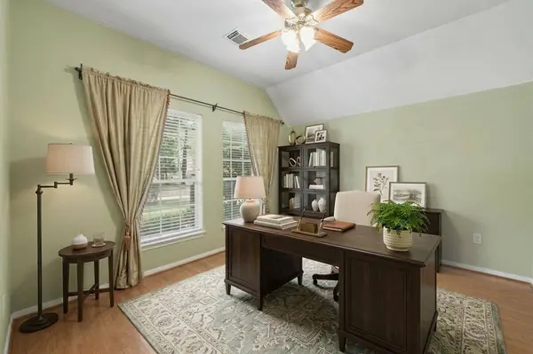 26 N Brooksedge CIR, The Woodlands, TX 77382