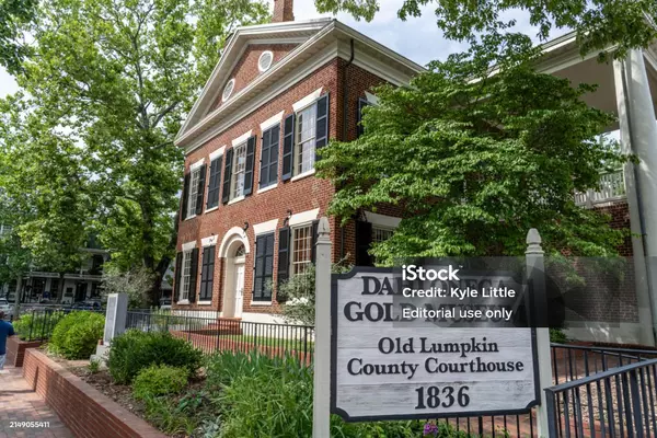 What Netflix’s His & Hers Is Telling Us About Small-Town Georgia Living