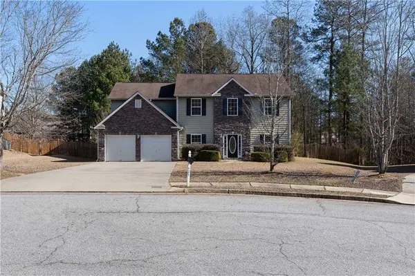 535 Gristmill LN, Hampton, GA 30228