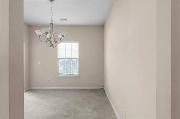 535 Gristmill LN, Hampton, GA 30228