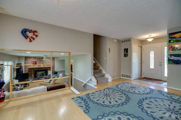 719 Signal Hill Dr, Miami Twp, OH 45150