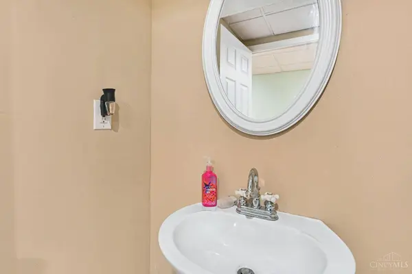 3584 S Heartwood Rd, Amelia, OH 45102