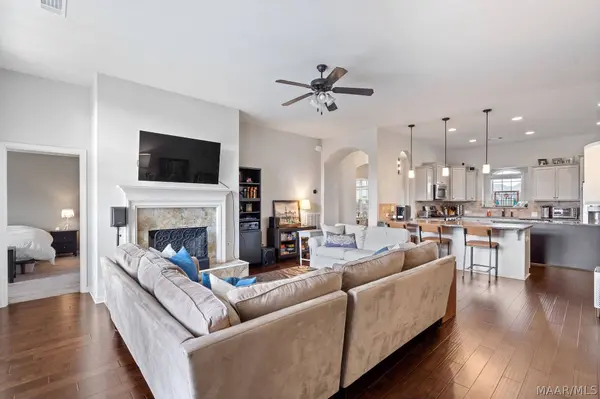 9192 CRESCENT LODGE CIR, Pike Road, AL 36064