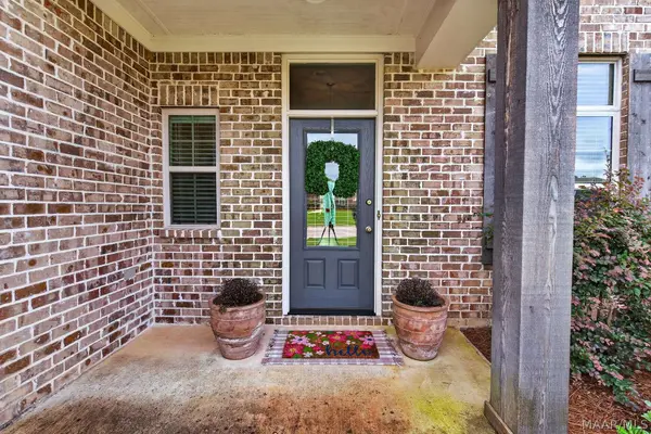 9302 CRESCENT LODGE CIR, Pike Road, AL 36064