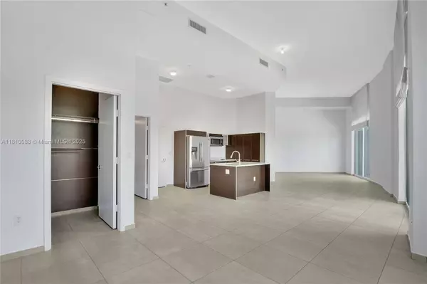 1900 N Bayshore Dr #507, Miami, FL 33132