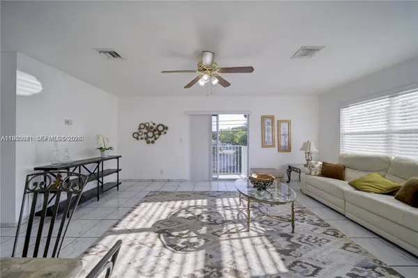 2855 NE 30th St #B, Fort Lauderdale, FL 33306