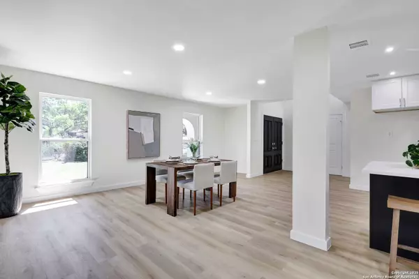 5422 Lancashire, San Antonio, TX 78230