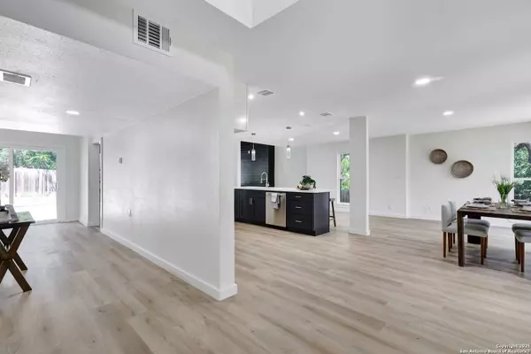 5422 Lancashire, San Antonio, TX 78230