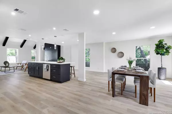 5422 Lancashire, San Antonio, TX 78230