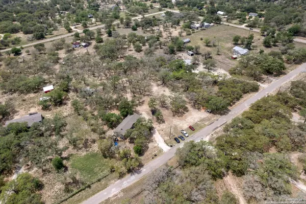157 County Road 6816, Natalia, TX 78059