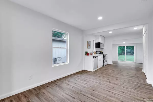 3018 Chihuahua, San Antonio, TX 78207