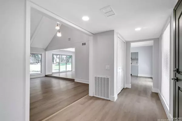 5411 Lancashire, San Antonio, TX 78230