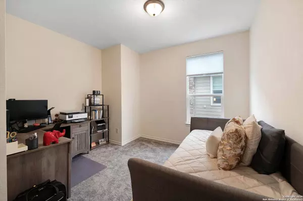 8266 Phantom, San Antonio, TX 78253