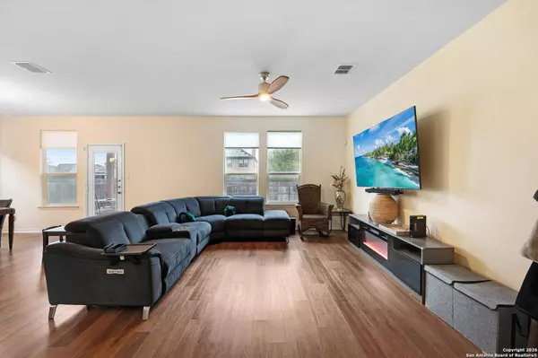 8266 Phantom, San Antonio, TX 78253