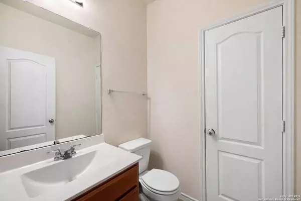 8266 Phantom, San Antonio, TX 78253