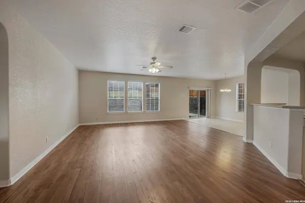 607 Mesa Loop, San Antonio, TX 78258