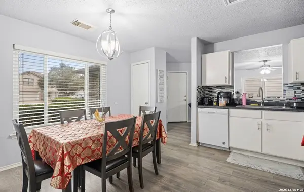 10124 Sunset Pl, San Antonio, TX 78245