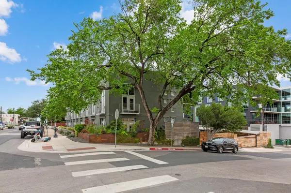 1305 E 6th ST #13, Austin, TX 78702