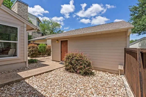 6409 Paintbrush Hollow HOLW, Austin, TX 78750