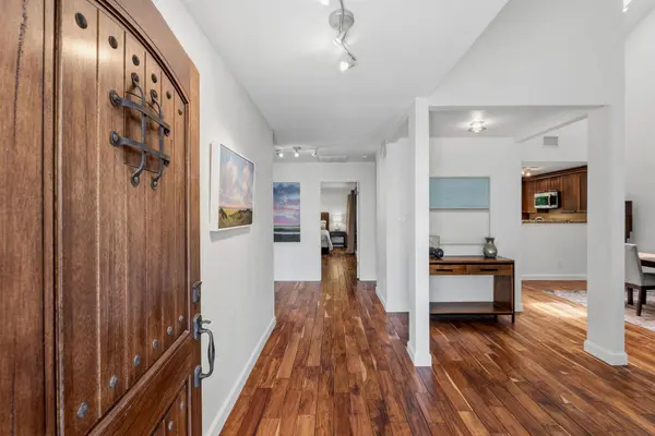 6409 Paintbrush Hollow HOLW, Austin, TX 78750