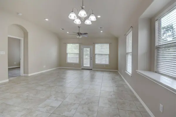 129 N Kaupo DR #B, Bastrop, TX 78602