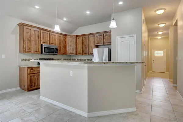 129 N Kaupo DR #B, Bastrop, TX 78602