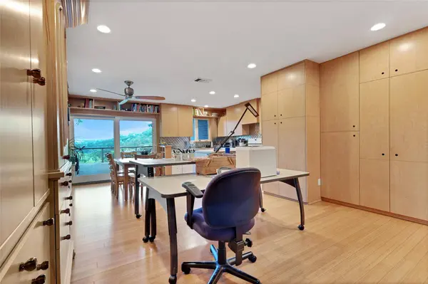 3309 Westhill Dr. DR #B, Austin, TX 78704