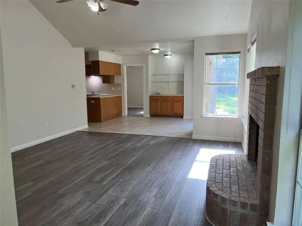 394 Tahitian DR #B, Bastrop, TX 78602