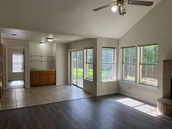 394 Tahitian DR #B, Bastrop, TX 78602