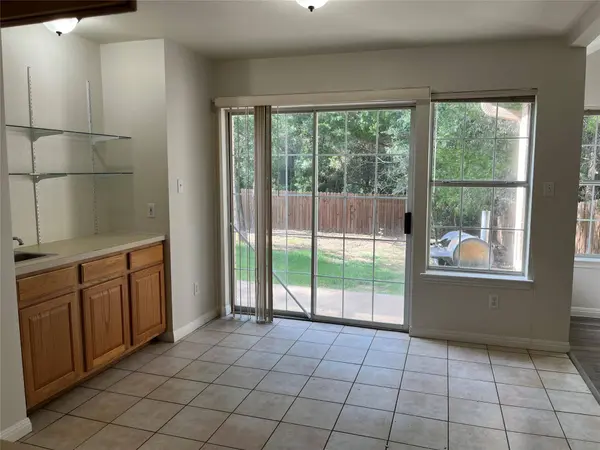 394 Tahitian DR #B, Bastrop, TX 78602