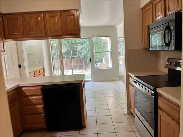 394 Tahitian DR #B, Bastrop, TX 78602