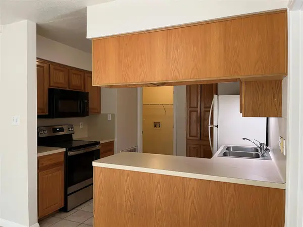 394 Tahitian DR #B, Bastrop, TX 78602