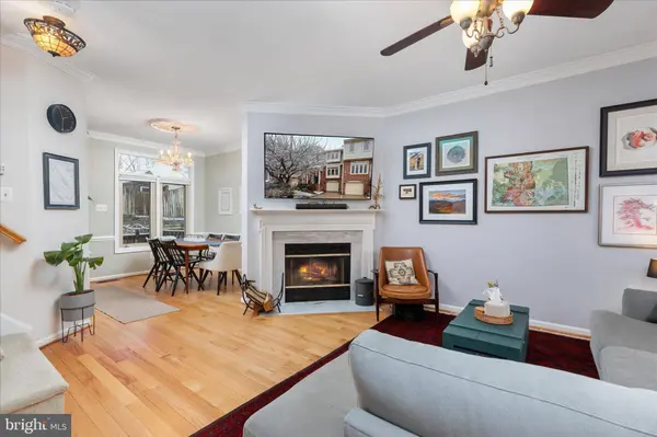 124 E COLONIAL DR, Occoquan, VA 22125