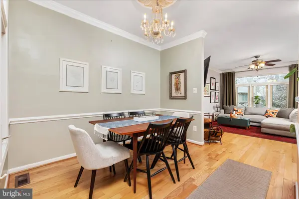 124 E COLONIAL DR, Occoquan, VA 22125