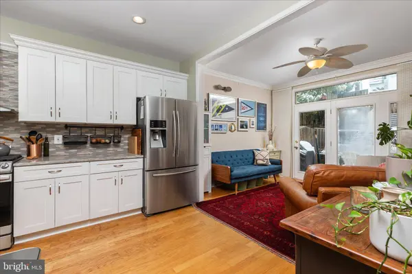 124 E COLONIAL DR, Occoquan, VA 22125