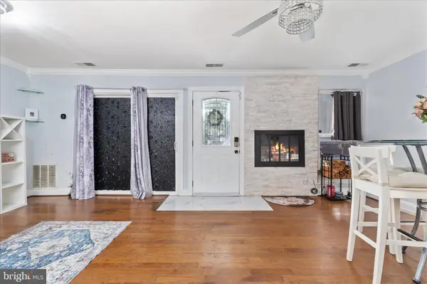 3948 WOODHUE PL #18, Alexandria, VA 22309