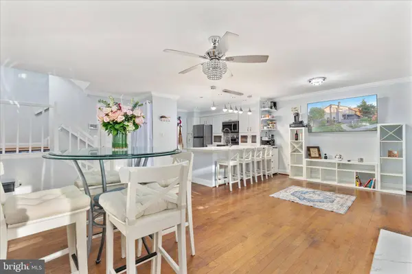 3948 WOODHUE PL #18, Alexandria, VA 22309