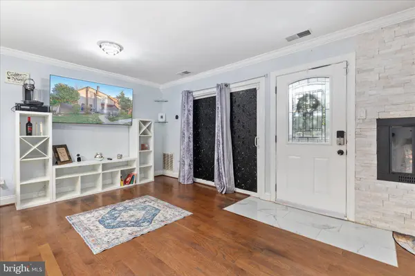 3948 WOODHUE PL #18, Alexandria, VA 22309