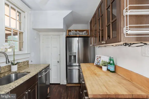 1533 FOXHALL RD NW, Washington, DC 20007
