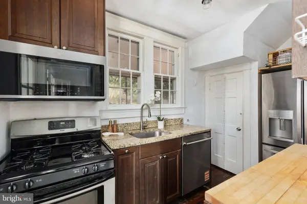 1533 FOXHALL RD NW, Washington, DC 20007