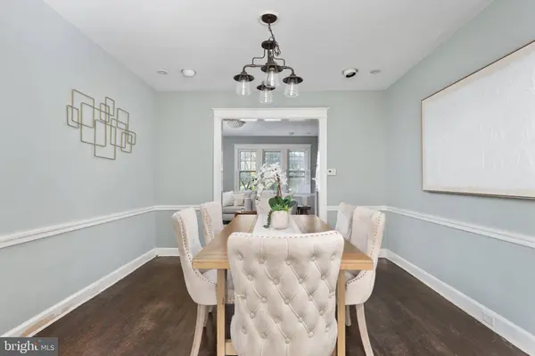 1533 FOXHALL RD NW, Washington, DC 20007