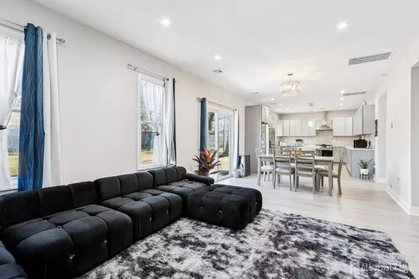 13 Caldwell RD, Edison, NJ 08817